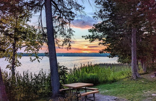 Trent Lakes Casa | Sandy Lake Beachhouse in Kawarthas Lakes