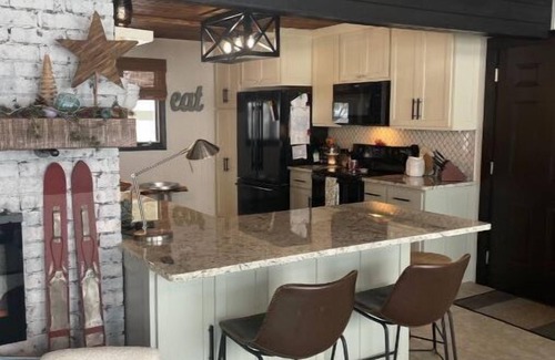Shell Lake Casa | Sandy Shell Lake Shining Bright
