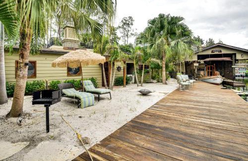 Astor Casa | Sandy Shore and Multi-Boat Dock! St Johns River Home