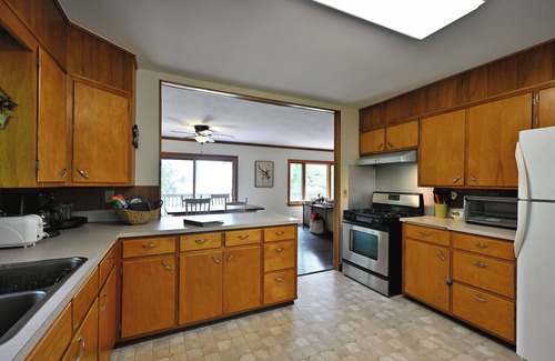 Shell Lake Cabina | Sandy Shore Lodge- beautiful, private sand beach awaits!