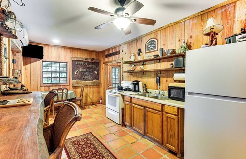Astor Casa | Sandy Shore & Multi-Boat Dock! St Johns River Home