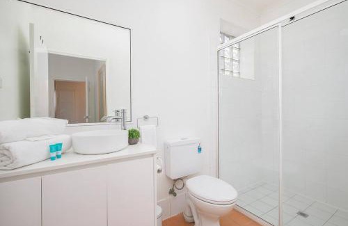 Newcastle East Apartamento | 'Sandy Shores' A Spacious Newcastle Beach Escape