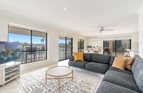 Yamba Casa | Sandy Shores - Absolute Waterfront & Swimming pool
