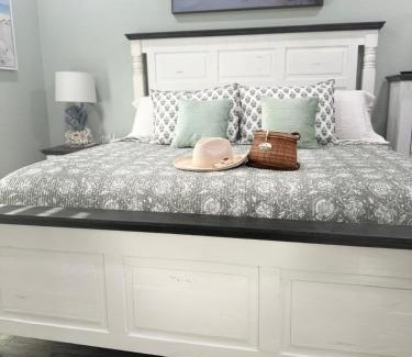 San Luis Casa | Sandy Shores Beach House in Treasure Island