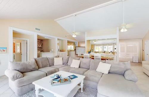 Upper Grand Lagoon Casa | Sandy Shores by Emerald Coast Retreats