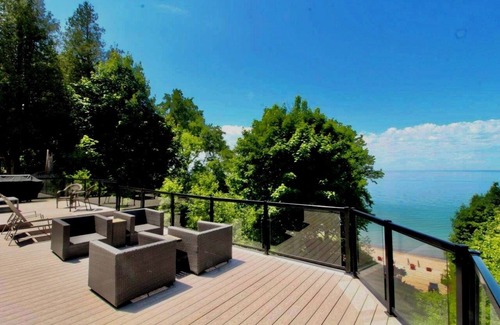 Zurich Cabaña | Sandy Shores Lakefront Cottage! Amazing Luxury On Lake Huron!