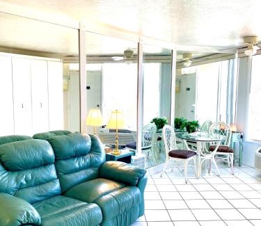 Ormond Beach Casa | Sandy Shores - Ocean view At Symphony Beach Club!