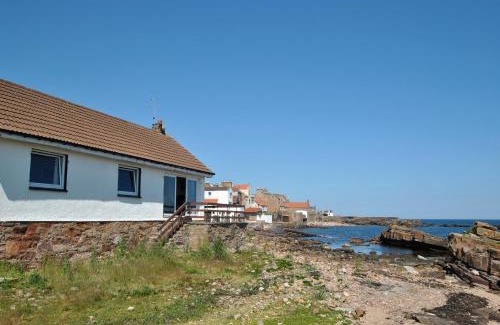 Cellardyke Casa | Sandy Sorlands Beach House- stunning seaside home