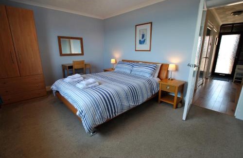 Cellardyke Casa | Sandy Sorlands Beach House- stunning seaside home