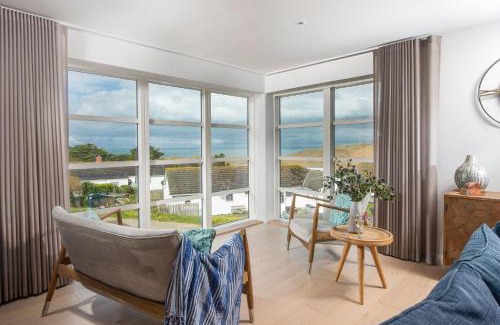 Holywell Casa | Sandyford, Holywell Bay