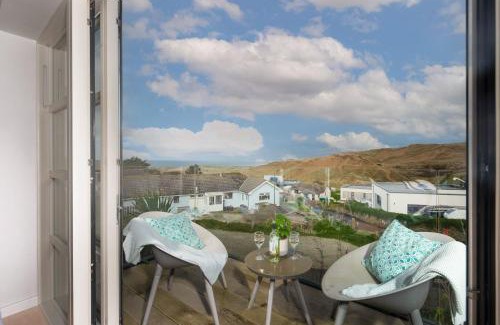 Holywell Casa | Sandyford, Holywell Bay