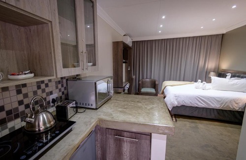 Bloemfontein Cabina | Sangiro Game Lodge
