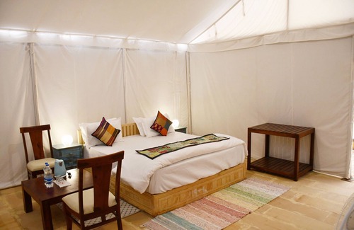 Kanoi Otro | Sangram Desert Camp