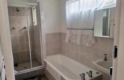 Underberg Casa | Sani Window B&B and Self catering