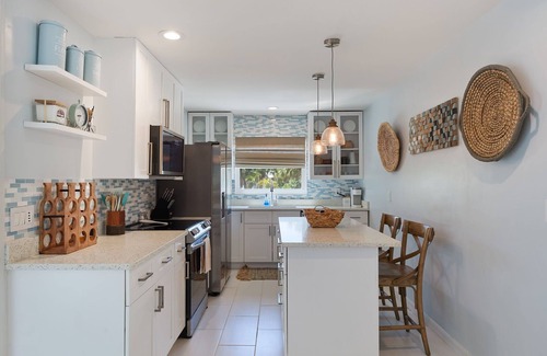 Belle Meade Casa | Sanibel Sunrise- Remodeled West End Home