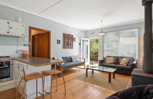 Aldinga Beach Casa | Sanibonani ~ Aldinga Beach - A front row seat to the Aldinga Scrub Conservation Park