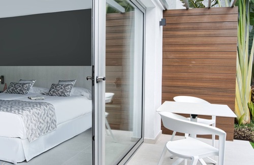 Playa del Inglés Hotel | Sanom Beach Resort - Adults Only