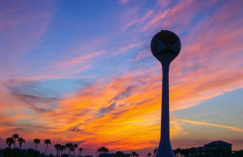 Pensacola Beach Casa | Sans Souci unit 401