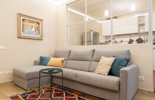 Sant' Ambrogio Apartamento | Sant\'Ambrogio Elegant Apartment