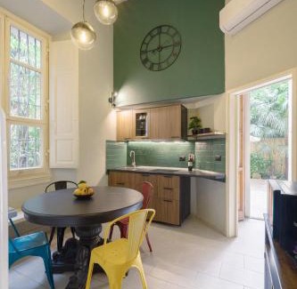Sant' Ambrogio Apartamento | Sant'Ambrogio Oasis Apartment