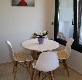 Marathias Apartamento | Santa Barbara Lakis Apartments