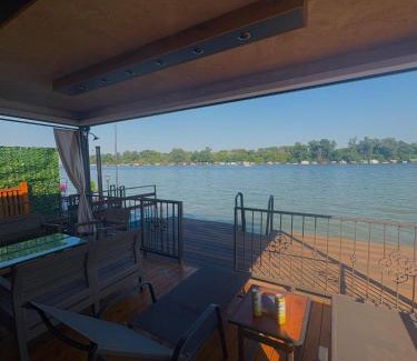 Novi Beograd Apartamento | Santa Barbara River