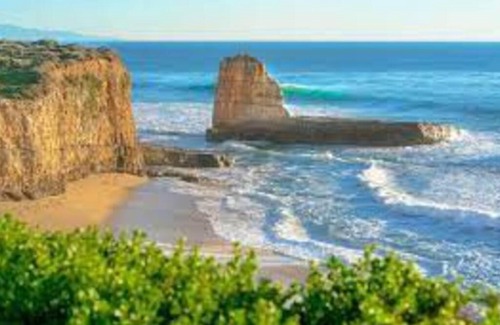 Eastside Santa Cruz Casa | Santa Cruz Style Beach retreat, 5min walk to beach