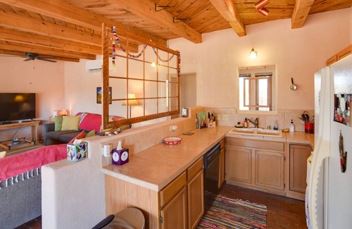 Santa Fe Casa | Santa Fe Adobe Vacation Rental w/ Mountain Views!
