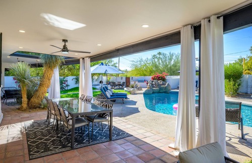 Central Scottsdale Casa | Santa Fe Modern en el centro de Scottsdale con piscina privada climatizada