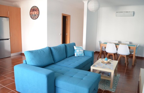 Santa Luzia Apartamento | APARTAMENTO SANTA LUZIA- Apartamento de 2 dormitorios en condominio con piscina y cerca de la playa.