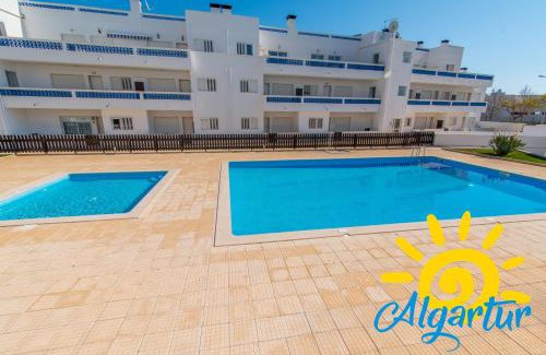 Santa Luzia Apartamento | Santa Luzia Residence by Algartur - 5 mins Downtown - Pool & Wi-Fi