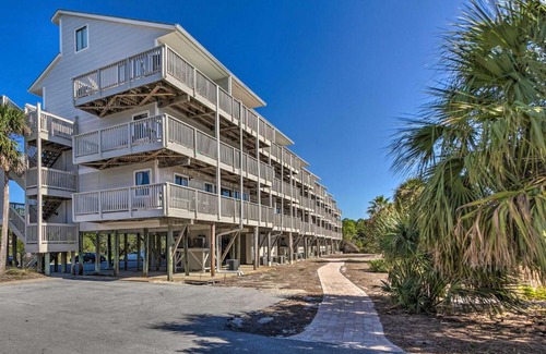 Seagrove Beach Apartamento | Santa Rosa Beach Condo with Balcony-Walk to Gulf