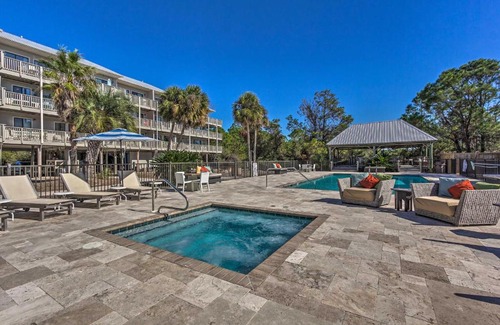 Seagrove Beach Apartamento | Santa Rosa Beach Condo with Balcony-Walk to Gulf