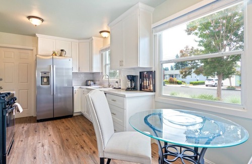 Junior College Neighborhood Association Casa | Santa Rosa Gem - 2 BR Home with Office and W/D
