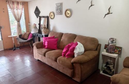 Santa Tecla Casa | Santa Tecla Acogedora Guest House
