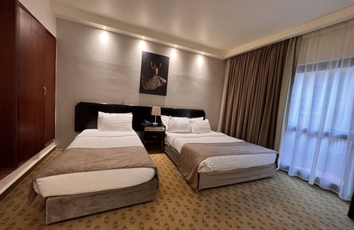 Al Duqqi Hotel | Santana Hotel