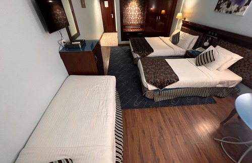 Al Duqqi Hotel | Santana Hotel