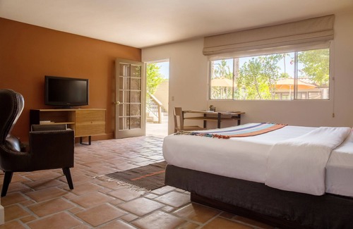 Tahquitz River Estates Hotel | Santiago Resort - Palm Springs Premier Gay Men’s Resort