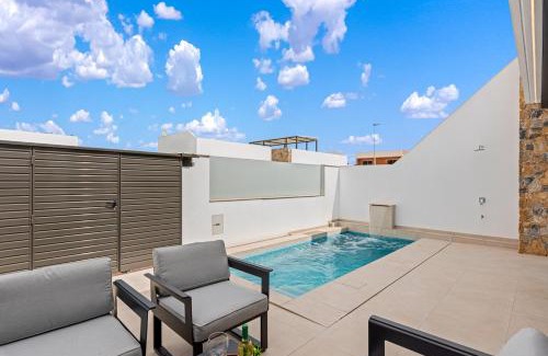Santiago de la Ribera Villa | Santiago Sunny Seabreeze Villa