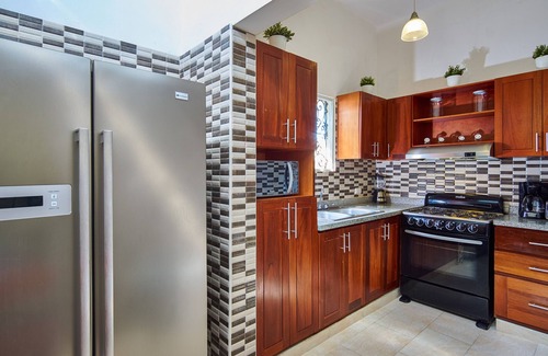 Gascue Villa | Santo Domingo Colonial Villa de 8 dormitorios con piscina privada ✔️