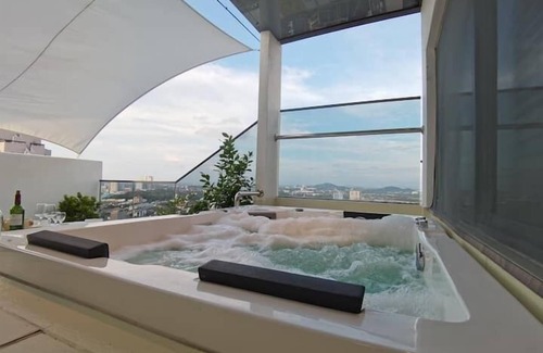 Taman Melaka Raya Cama Y Desayuno | SANTORINI Melaka Imperio Residence.
