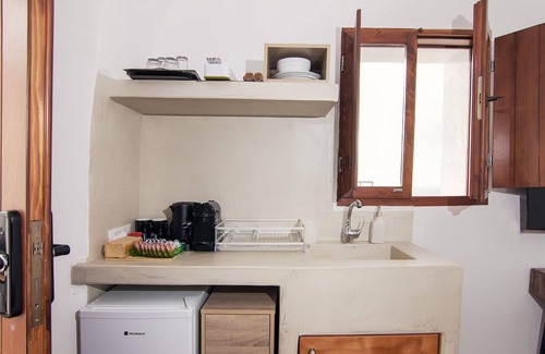 Akrotiri Apartamento | Santorini Rooftop Hot Tub Suite w Panoramic Views