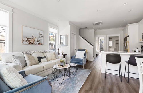 River District Alquiler De Eote | Santorini - Stay Afloat on Downtown Wilmington's Riverwalk