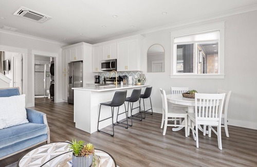 River District Alquiler De Eote | Santorini - Stay Afloat on Downtown Wilmington's Riverwalk