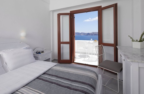 Akrotiri Hotel | Santorini View