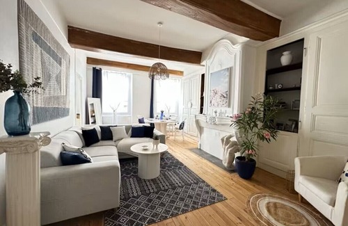 Macon Apartamento | Santorini: welcome to the Cycladic island apartment in the city center