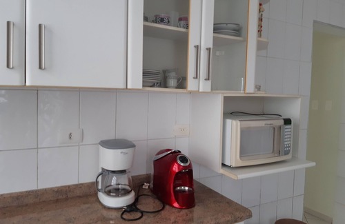 Aparecida Apartamento | Santos frente a la playa cerca de Praiamar Laser Court Tennis Family Sleeps 8