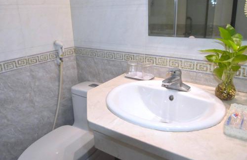Trung Hoa Nhan Chinh Hotel | Sao Hotel Nguyen Ngoc Vu