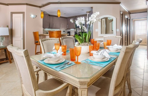 Dover Condominio | Sapphire Beach Condominiums by Blue Sky Luxury