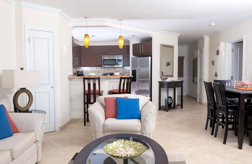 Dover Condominio | Sapphire Beach Condominiums by Blue Sky Luxury